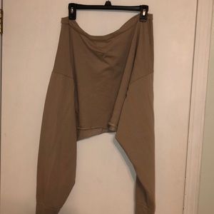 One shoulder cropped shirt